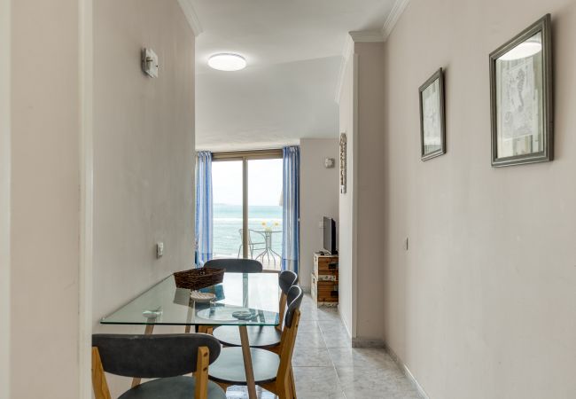 Apartamento en Las Palmas de Gran Canaria - Beachfront APT Las Canteras 3 - Sea Views Terrace  Apartamento en Las Palmas de Gran Canaria - Beachfront APT Las Canteras 3 - Sea Views Terrace