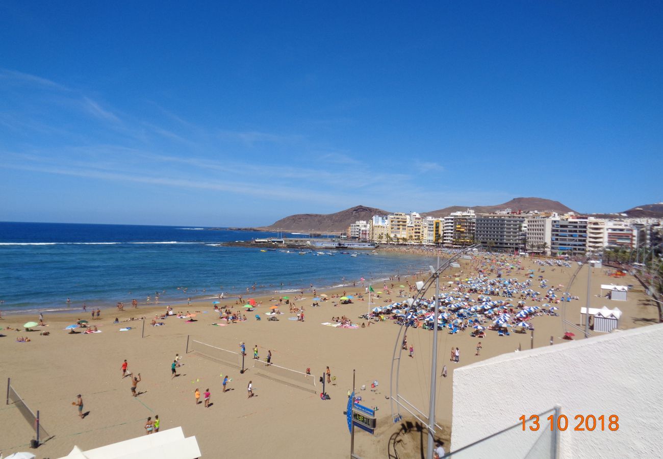Apartamento en Las Palmas de Gran Canaria - Beachfront APT Las Canteras 4 - Sea Views Terrace