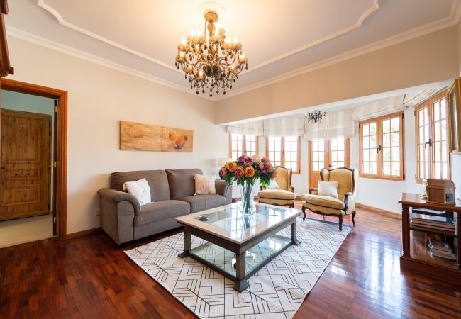 Casa en Las Palmas de Gran Canaria - Luxury Cottage Pool + Tennis Court + Parking  Casa en Las Palmas de Gran Canaria - Luxury Cottage Pool + Tennis Court + Parking