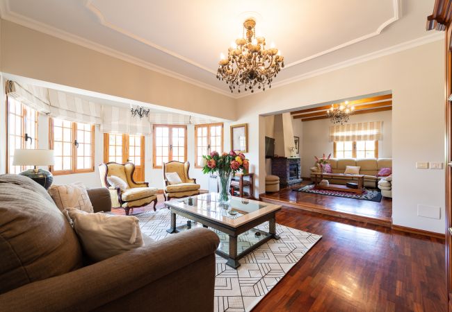 Casa en Las Palmas de Gran Canaria - Luxury Cottage Pool + Tennis Court + Parking  Casa en Las Palmas de Gran Canaria - Luxury Cottage Pool + Tennis Court + Parking