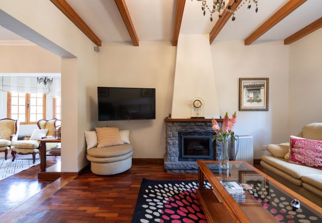 Casa en Las Palmas de Gran Canaria - Luxury Cottage Pool + Tennis Court + Parking  Casa en Las Palmas de Gran Canaria - Luxury Cottage Pool + Tennis Court + Parking