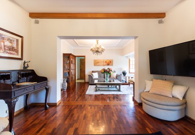 Casa en Las Palmas de Gran Canaria - Luxury Cottage Pool + Tennis Court + Parking  Casa en Las Palmas de Gran Canaria - Luxury Cottage Pool + Tennis Court + Parking
