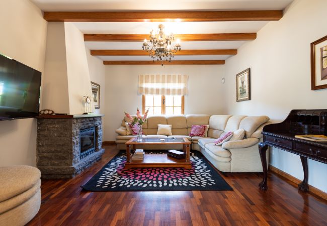 Casa en Las Palmas de Gran Canaria - Luxury Cottage Pool + Tennis Court + Parking  Casa en Las Palmas de Gran Canaria - Luxury Cottage Pool + Tennis Court + Parking