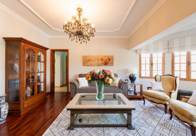 Casa en Las Palmas de Gran Canaria - Luxury Cottage Pool + Tennis Court + Parking  Casa en Las Palmas de Gran Canaria - Luxury Cottage Pool + Tennis Court + Parking