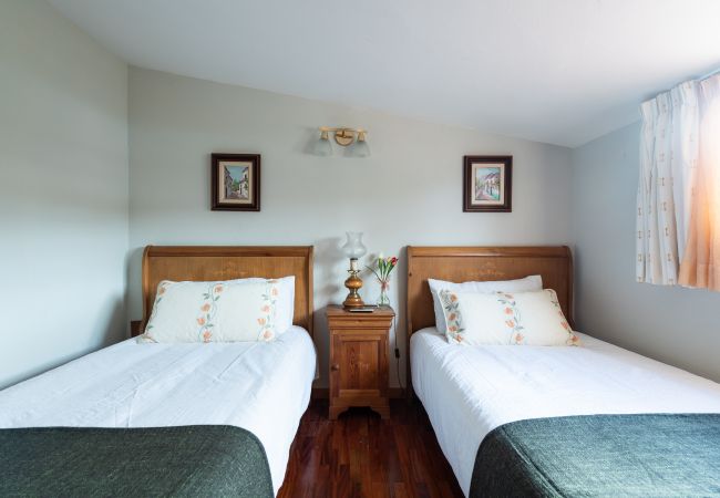 Casa en Las Palmas de Gran Canaria - Luxury Cottage Pool + Tennis Court + Parking  Casa en Las Palmas de Gran Canaria - Luxury Cottage Pool + Tennis Court + Parking