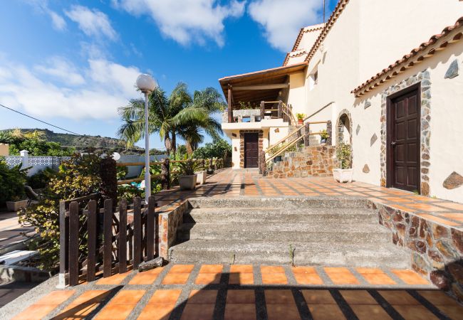 Casa en Las Palmas de Gran Canaria - Luxury Cottage Pool + Tennis Court + Parking  Casa en Las Palmas de Gran Canaria - Luxury Cottage Pool + Tennis Court + Parking