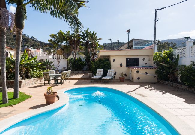 Casa en Las Palmas de Gran Canaria - Luxury Cottage Pool + Tennis Court + Parking  Casa en Las Palmas de Gran Canaria - Luxury Cottage Pool + Tennis Court + Parking