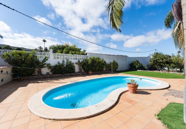 Casa en Las Palmas de Gran Canaria - Luxury Cottage Pool + Tennis Court + Parking  Casa en Las Palmas de Gran Canaria - Luxury Cottage Pool + Tennis Court + Parking