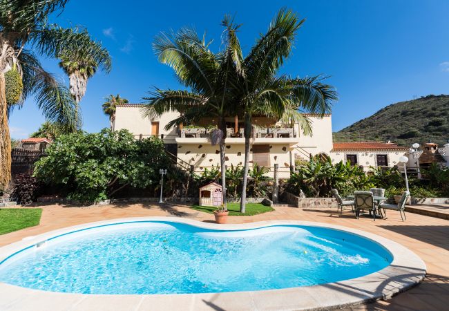 Casa en Las Palmas de Gran Canaria - Luxury Cottage Pool + Tennis Court + Parking  Casa en Las Palmas de Gran Canaria - Luxury Cottage Pool + Tennis Court + Parking