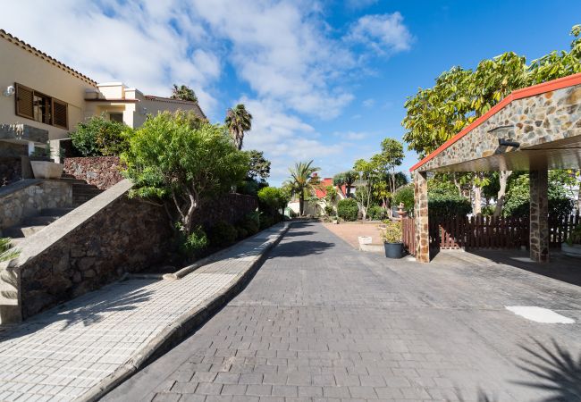 Casa en Las Palmas de Gran Canaria - Luxury Cottage Pool + Tennis Court + Parking  Casa en Las Palmas de Gran Canaria - Luxury Cottage Pool + Tennis Court + Parking