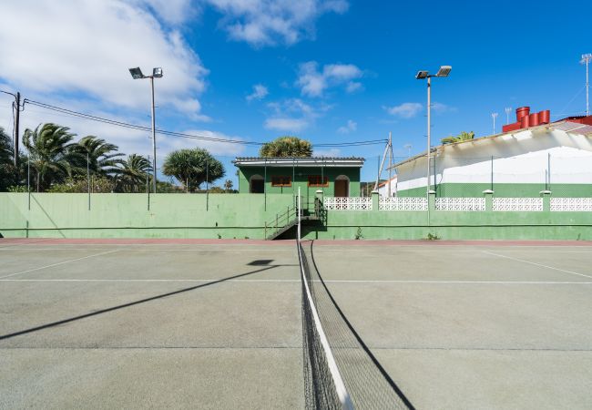 Casa en Las Palmas de Gran Canaria - Luxury Cottage Pool + Tennis Court + Parking  Casa en Las Palmas de Gran Canaria - Luxury Cottage Pool + Tennis Court + Parking