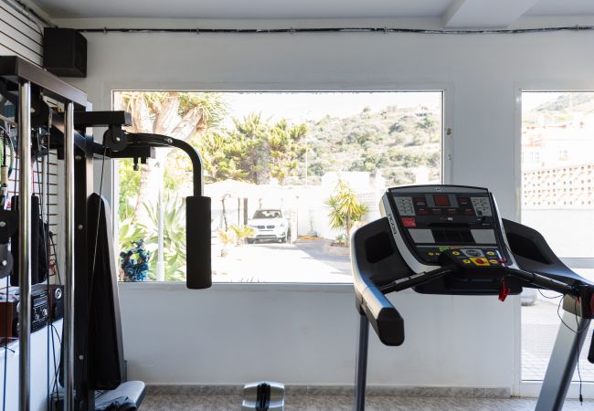 Casa en Las Palmas de Gran Canaria - Luxury Cottage Pool + Tennis Court + Parking  Casa en Las Palmas de Gran Canaria - Luxury Cottage Pool + Tennis Court + Parking