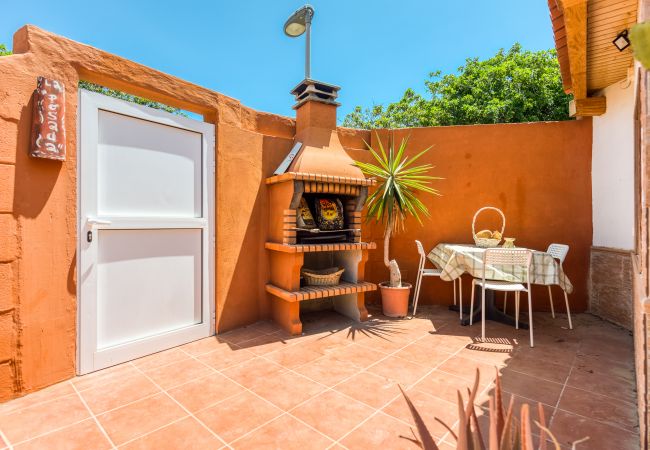 Casa en San Bartolomé de Tirajana - Camping House Private Solarium + BBQ & Pool  Casa en San Bartolomé de Tirajana - Camping House Private Solarium + BBQ & Pool