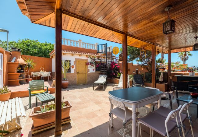 Casa en San Bartolomé de Tirajana - Camping House Private Solarium + BBQ & Pool  Casa en San Bartolomé de Tirajana - Camping House Private Solarium + BBQ & Pool