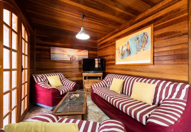 Casa en San Bartolomé de Tirajana - Camping House Private Solarium + BBQ & Pool  Casa en San Bartolomé de Tirajana - Camping House Private Solarium + BBQ & Pool