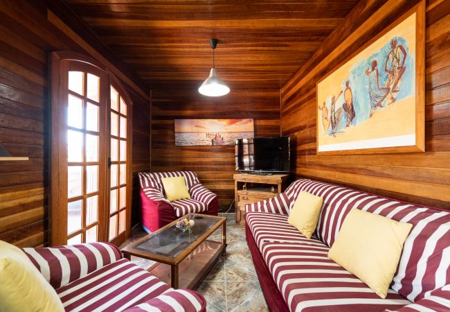 Casa en San Bartolomé de Tirajana - Camping House Private Solarium + BBQ & Pool  Casa en San Bartolomé de Tirajana - Camping House Private Solarium + BBQ & Pool