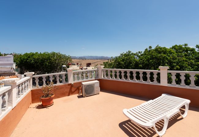 Casa en San Bartolomé de Tirajana - Camping House Private Solarium + BBQ & Pool  Casa en San Bartolomé de Tirajana - Camping House Private Solarium + BBQ & Pool