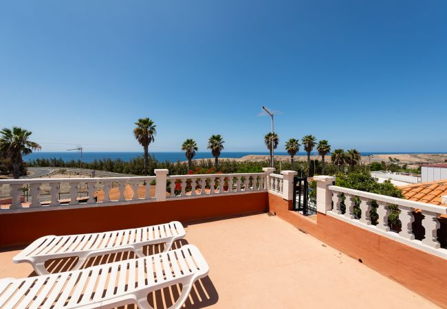 Casa en San Bartolomé de Tirajana - Camping House Private Solarium + BBQ & Pool  Casa en San Bartolomé de Tirajana - Camping House Private Solarium + BBQ & Pool