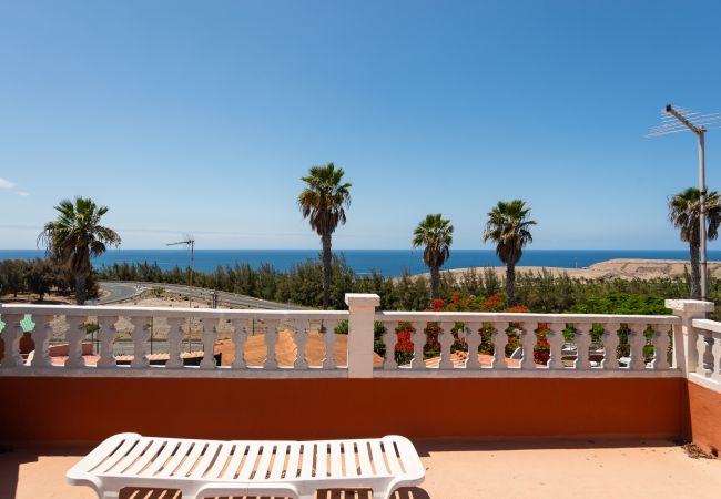 Casa en San Bartolomé de Tirajana - Camping House Private Solarium + BBQ & Pool  Casa en San Bartolomé de Tirajana - Camping House Private Solarium + BBQ & Pool