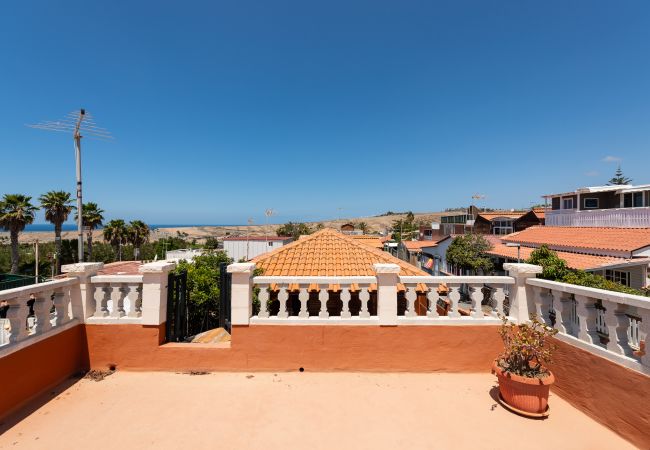Casa en San Bartolomé de Tirajana - Camping House Private Solarium + BBQ & Pool  Casa en San Bartolomé de Tirajana - Camping House Private Solarium + BBQ & Pool