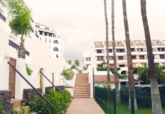 Bungalow en Adeje - Bungalow 2 min Walk to Beach + Private Solarium  Bungalow en Adeje - Bungalow 2 min Walk to Beach + Private Solarium