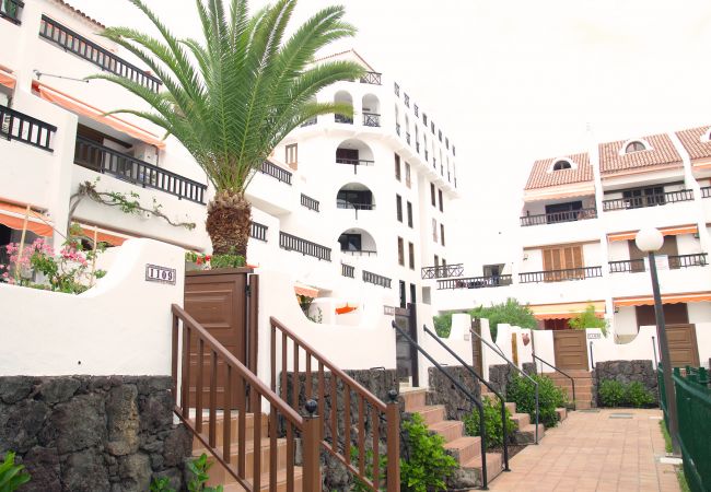 Bungalow en Adeje - Bungalow 2 min Walk to Beach + Private Solarium  Bungalow en Adeje - Bungalow 2 min Walk to Beach + Private Solarium