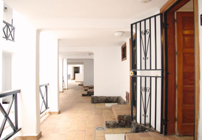 Bungalow en Adeje - Bungalow 2 min Walk to Beach + Private Solarium  Bungalow en Adeje - Bungalow 2 min Walk to Beach + Private Solarium