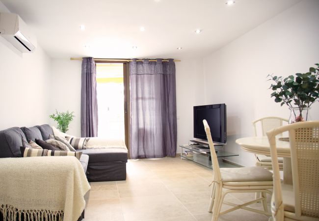 Bungalow en Adeje - Bungalow 2 min Walk to Beach + Private Solarium  Bungalow en Adeje - Bungalow 2 min Walk to Beach + Private Solarium