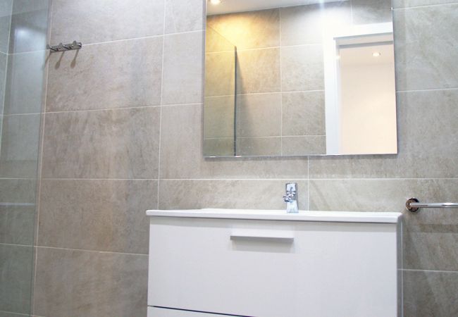 Bungalow en Adeje - Bungalow 2 min Walk to Beach + Private Solarium  Bungalow en Adeje - Bungalow 2 min Walk to Beach + Private Solarium