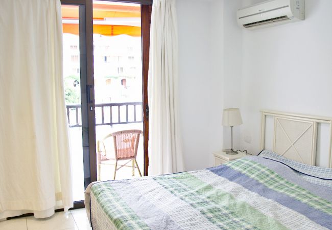 Bungalow en Adeje - Bungalow 2 min Walk to Beach + Private Solarium  Bungalow en Adeje - Bungalow 2 min Walk to Beach + Private Solarium