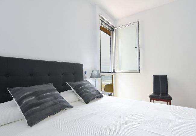 Apartamento en Las Palmas de Gran Canaria - APT Seafront Terrace Las Canteras Beach + Wifi Apartamento en Las Palmas de Gran Canaria - APT Seafront Terrace Las Canteras Beach + Wifi