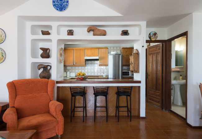 Villa en Puerto del Carmen - 2BR Villa 2 min Walk to Beach + Solarium Terrace Villa en Puerto del Carmen - 2BR Villa 2 min Walk to Beach + Solarium Terrace