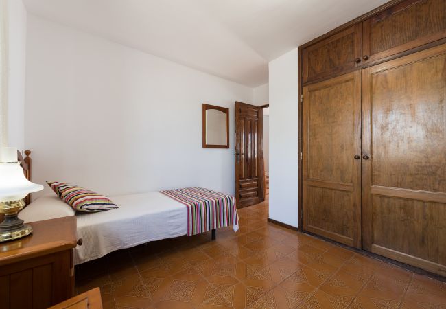 Villa en Puerto del Carmen - 2BR Villa 2 min Walk to Beach + Solarium Terrace Villa en Puerto del Carmen - 2BR Villa 2 min Walk to Beach + Solarium Terrace