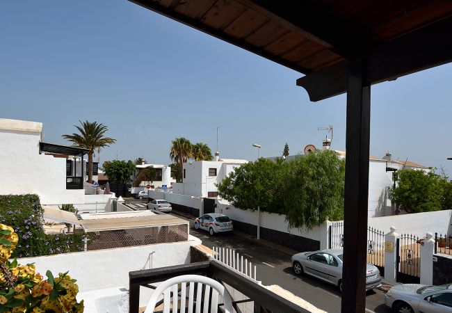 Villa en Puerto del Carmen - 3BR Villa Solarium Terrace + 2 min Walk to Beach Villa en Puerto del Carmen - 3BR Villa Solarium Terrace + 2 min Walk to Beach