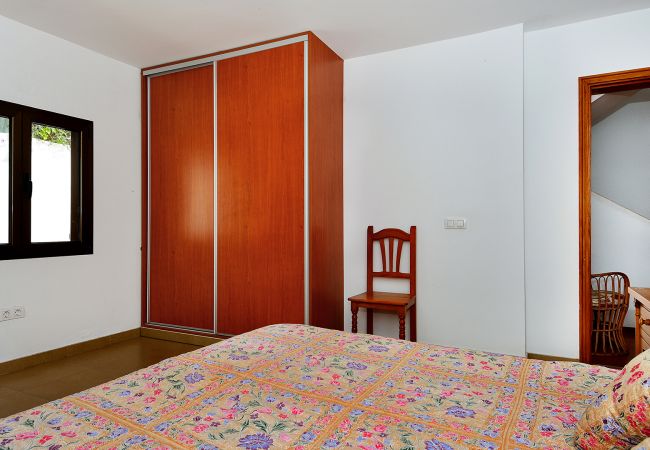 Villa en Puerto del Carmen - 3BR Villa Solarium Terrace + 2 min Walk to Beach Villa en Puerto del Carmen - 3BR Villa Solarium Terrace + 2 min Walk to Beach