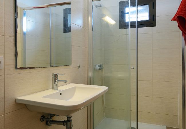 Villa en Puerto del Carmen - 3BR Villa Solarium Terrace + 2 min Walk to Beach Villa en Puerto del Carmen - 3BR Villa Solarium Terrace + 2 min Walk to Beach