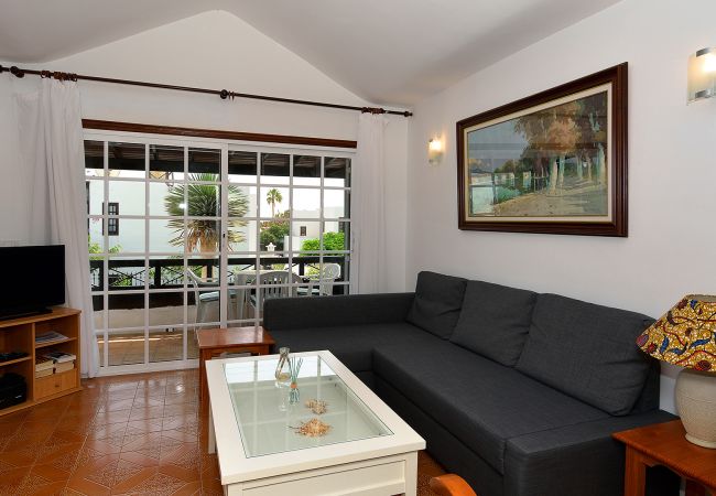Villa en Puerto del Carmen - 3BR Villa Solarium Terrace + 2 min Walk to Beach Villa en Puerto del Carmen - 3BR Villa Solarium Terrace + 2 min Walk to Beach