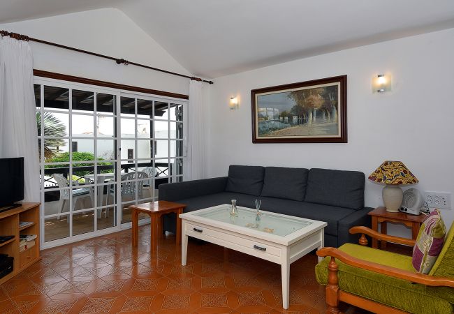 Villa en Puerto del Carmen - 3BR Villa Solarium Terrace + 2 min Walk to Beach Villa en Puerto del Carmen - 3BR Villa Solarium Terrace + 2 min Walk to Beach
