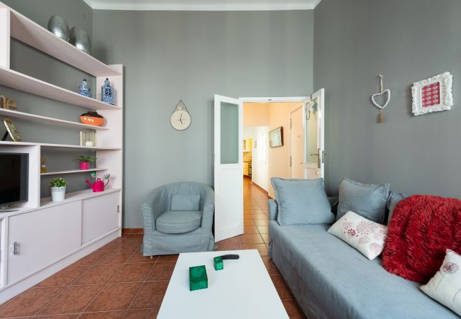Apartamento en Arucas - Spacious 2BR Historic Centre Arucas + Balcony  Apartamento en Arucas - Spacious 2BR Historic Centre Arucas + Balcony