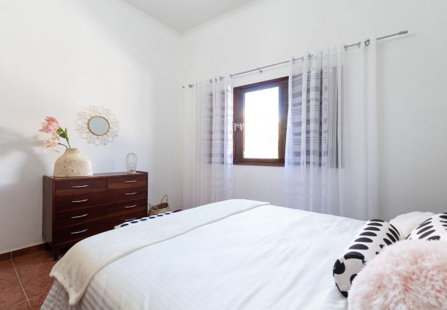 Apartamento en Arucas - Spacious 2BR Historic Centre Arucas + Balcony  Apartamento en Arucas - Spacious 2BR Historic Centre Arucas + Balcony