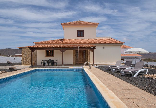 Villa en Antigua - Fuerteventura - Peaceful Chalet with Pool in Sunny Fuerteventura Villa en Antigua - Fuerteventura - Peaceful Chalet with Pool in Sunny Fuerteventura