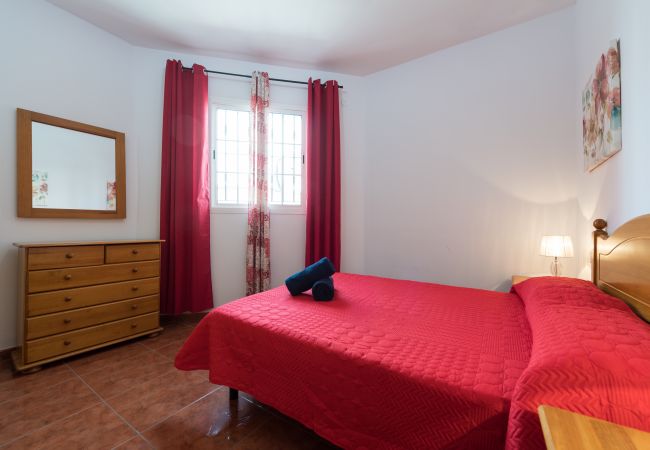 Casa en Vecindario - 2BR House Near the Airport + Private Solarium Casa en Vecindario - 2BR House Near the Airport + Private Solarium