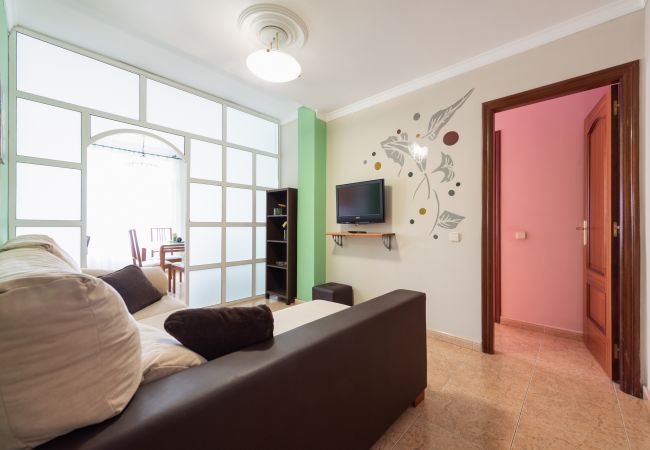 Casa en Las Palmas de Gran Canaria - Spacious 3BR 5 min Walk to Las Canteras + Parking  Casa en Las Palmas de Gran Canaria - Spacious 3BR 5 min Walk to Las Canteras + Parking