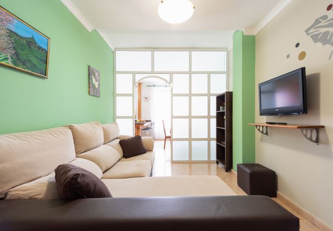 Casa en Las Palmas de Gran Canaria - Spacious 3BR 5 min Walk to Las Canteras + Parking  Casa en Las Palmas de Gran Canaria - Spacious 3BR 5 min Walk to Las Canteras + Parking