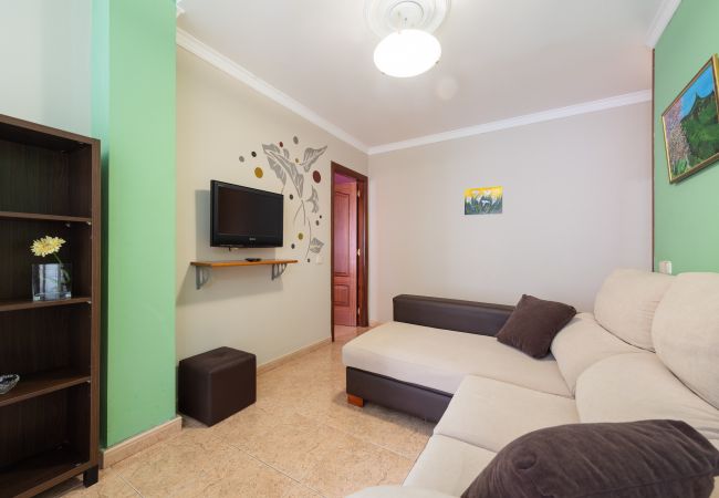 Casa en Las Palmas de Gran Canaria - Spacious 3BR 5 min Walk to Las Canteras + Parking  Casa en Las Palmas de Gran Canaria - Spacious 3BR 5 min Walk to Las Canteras + Parking