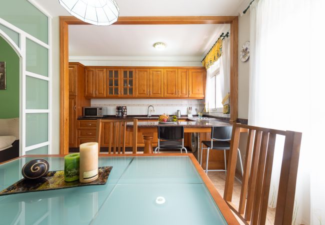 Casa en Las Palmas de Gran Canaria - Spacious 3BR 5 min Walk to Las Canteras + Parking  Casa en Las Palmas de Gran Canaria - Spacious 3BR 5 min Walk to Las Canteras + Parking