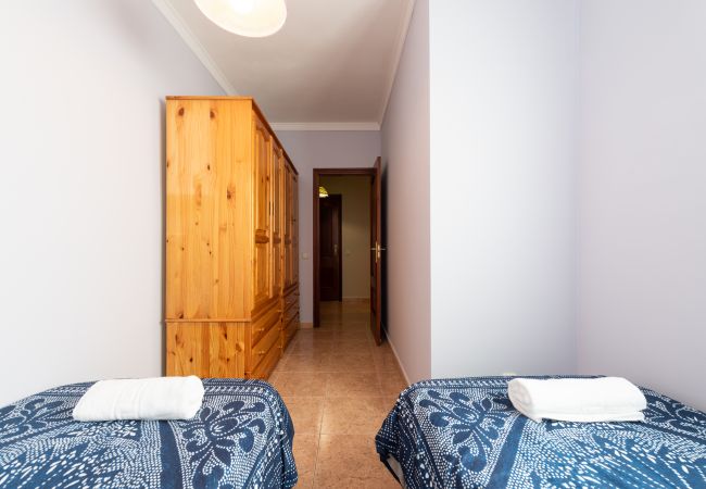 Casa en Las Palmas de Gran Canaria - Spacious 3BR 5 min Walk to Las Canteras + Parking  Casa en Las Palmas de Gran Canaria - Spacious 3BR 5 min Walk to Las Canteras + Parking