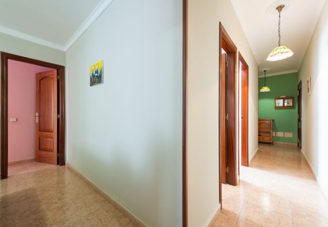 Casa en Las Palmas de Gran Canaria - Spacious 3BR 5 min Walk to Las Canteras + Parking  Casa en Las Palmas de Gran Canaria - Spacious 3BR 5 min Walk to Las Canteras + Parking