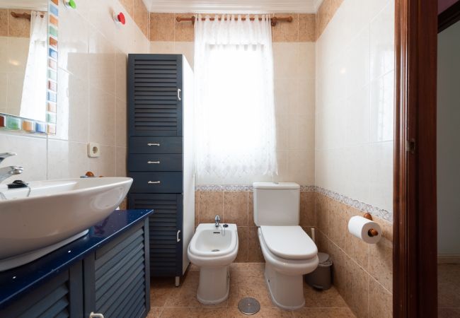 Casa en Las Palmas de Gran Canaria - Spacious 3BR 5 min Walk to Las Canteras + Parking  Casa en Las Palmas de Gran Canaria - Spacious 3BR 5 min Walk to Las Canteras + Parking