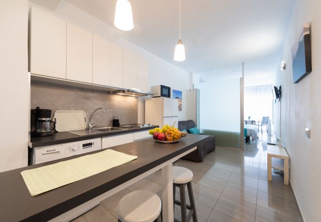 Apartamento en Las Palmas de Gran Canaria - 1st Line APT Las Canteras Beach + Wifi Apartamento en Las Palmas de Gran Canaria - 1st Line APT Las Canteras Beach + Wifi